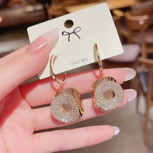 Load image into Gallery viewer, Women's Geometric Drop Earrings 2021 New Round Pendant Earrings Party Jewelry Gift Golden Fashion Trend Fashion Stud Earrings