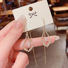 Load image into Gallery viewer, Women's Geometric Drop Earrings 2021 New Round Pendant Earrings Party Jewelry Gift Golden Fashion Trend Fashion Stud Earrings