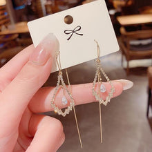 Load image into Gallery viewer, Women's Geometric Drop Earrings 2021 New Round Pendant Earrings Party Jewelry Gift Golden Fashion Trend Fashion Stud Earrings