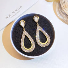 Load image into Gallery viewer, Women's Geometric Drop Earrings 2021 New Round Pendant Earrings Party Jewelry Gift Golden Fashion Trend Fashion Stud Earrings