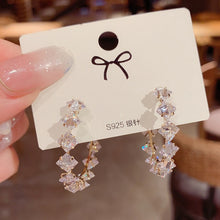 Load image into Gallery viewer, Women's Geometric Drop Earrings 2021 New Round Pendant Earrings Party Jewelry Gift Golden Fashion Trend Fashion Stud Earrings