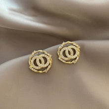 Load image into Gallery viewer, Women's Geometric Drop Earrings 2021 New Round Pendant Earrings Party Jewelry Gift Golden Fashion Trend Fashion Stud Earrings
