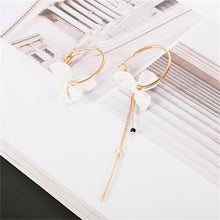Load image into Gallery viewer, Korean Retro Asymmetric Butterfly Imitation Pearl Earrings Fashion Round Flower Brincos Long Statement Wings Earrings Jewelry