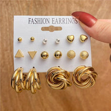 Load image into Gallery viewer, 17KM Fashion Pearl Hoop Earrings Set For Women Geometirc Gold Metal Circle Hoop Earrings Brincos 2021 Trend Jewelry Gift