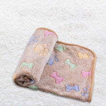 Load image into Gallery viewer, Soft and Fluffy High Quality Pet Blanket Cute Cartoon Pattern Pet Mat Warm and Comfortable Blanket for Cat and Dogs Pet Supplies
