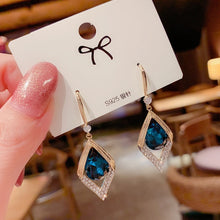 Load image into Gallery viewer, Women's Geometric Drop Earrings 2021 New Round Pendant Earrings Party Jewelry Gift Golden Fashion Trend Fashion Stud Earrings
