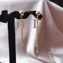 Load image into Gallery viewer, Women's Geometric Drop Earrings 2021 New Round Pendant Earrings Party Jewelry Gift Golden Fashion Trend Fashion Stud Earrings
