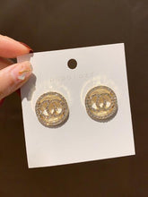 Load image into Gallery viewer, Women's Geometric Drop Earrings 2021 New Round Pendant Earrings Party Jewelry Gift Golden Fashion Trend Fashion Stud Earrings
