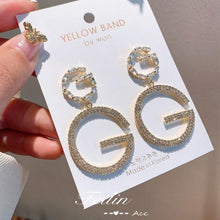Load image into Gallery viewer, Women's Geometric Drop Earrings 2021 New Round Pendant Earrings Party Jewelry Gift Golden Fashion Trend Fashion Stud Earrings
