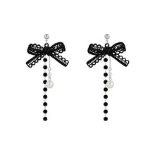Load image into Gallery viewer, Korean Retro Asymmetric Butterfly Imitation Pearl Earrings Fashion Round Flower Brincos Long Statement Wings Earrings Jewelry
