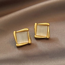 Load image into Gallery viewer, Elegant and Exquisite Opal Petal Circle Stud Earrings For Woman 2020 New Classic Jewelry Luxury Party Girl's Unusual Earrings
