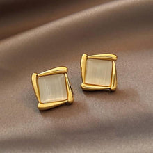 Load image into Gallery viewer, Elegant and Exquisite Opal Petal Circle Stud Earrings For Woman 2020 New Classic Jewelry Luxury Party Girl's Unusual Earrings
